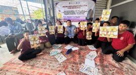 Potret Saat Pemberian Program Pengabdian Kepada Anak Pekerja Migran Indonesia (PMI) di Malaysia. (Foto: Ist.)