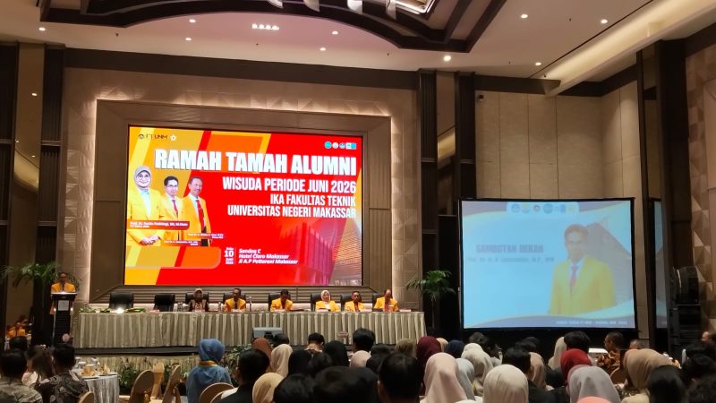 Dekan Fakultas Teknik, Jamaludin, Memberikan Sambutan dalam Acara Ramah Tamah, (Foto: St. Masyita Rahmi)