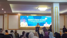 Potret sambutan oleh Dekan FIP pada Ramah Tamah FIP Periode Juni, (Foto: Nathaya Haura Maulidya Rini)