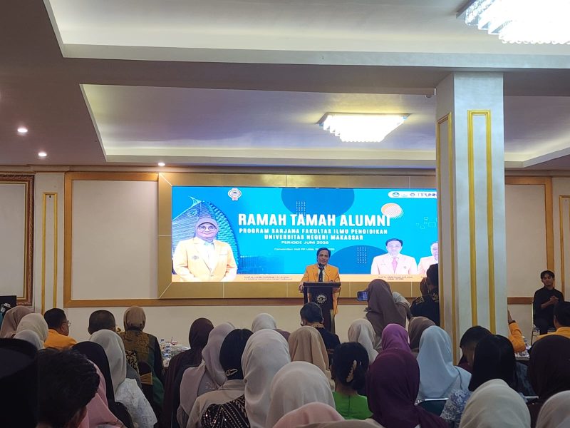Potret sambutan oleh Dekan FIP pada Ramah Tamah FIP Periode Juni, (Foto: Nathaya Haura Maulidya Rini)