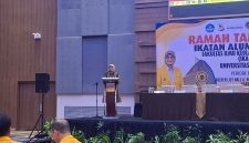 Potret Plt Rektor, Farida Patittingi Memberikan Sambutan dalam Acara Ramah Tamah Fakultas FIKK, (Foto: Febrianingsih Alsa Putri)