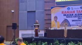 Potret Plt Rektor, Farida Patittingi Memberikan Sambutan dalam Acara Ramah Tamah Fakultas FIKK, (Foto: Febrianingsih Alsa Putri)