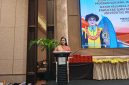 Potret Lulusan Doktor Terbaik Nina Agustina saat Menyampaikan Pidato, (Foto: Muh Apdal Ardiansyah)