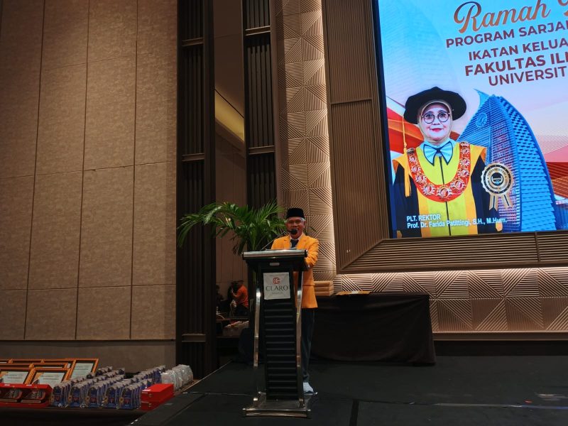 Potret Sambutan Dekan FIS-H Pada Acara Ramah Tamah Wisuda, (Foto :Muh Apdal Adriansyah)