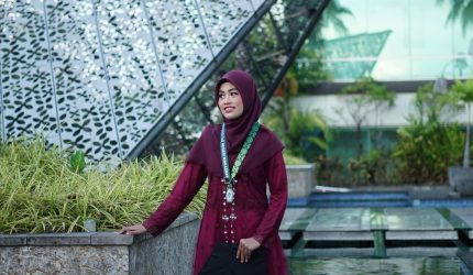 Mahasiswi Prodi Manajemen Raih Wisudawan Terbaik FEB Berkat IPK 3,95