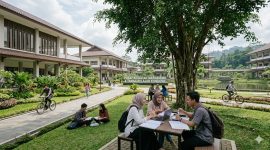 Potret Lingkungan Kampus Hijau dan Kondusif Mendukung Kenyamanan Belajar Mahasiswa, (Foto: Ai.)