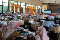 Potret Tim PKM PNBP FMIPA Bekali Guru SMAN 2 Maros, (Foto: Ist.)