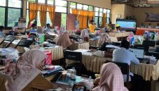 Potret Tim PKM PNBP FMIPA Bekali Guru SMAN 2 Maros, (Foto: Ist.)