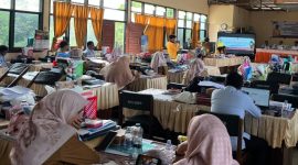 Potret Tim PKM PNBP FMIPA Bekali Guru SMAN 2 Maros, (Foto: Ist.)