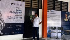 Potret Sambutan Ketua Jurusan Seni Rupa dan Desain, Irfan Ariffin dalam Pameran Tunggal, (Foto: Int.)