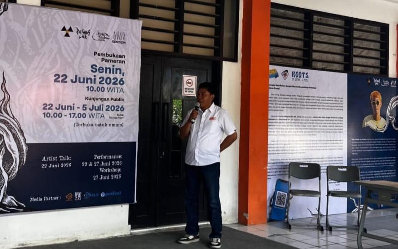 Potret Sambutan Ketua Jurusan Seni  Rupa dan Desain, Irfan Ariffin dalam Pameran Tunggal, (Foto: Int.)