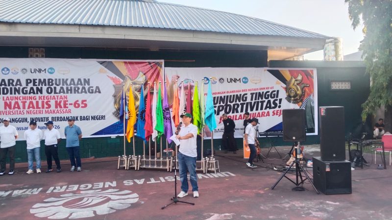 Potret Ketua Panitia Dies Natalis UNM ke-65 saat Berikan Laporan, (Foto: Muhammad Fauzan Akbar)
