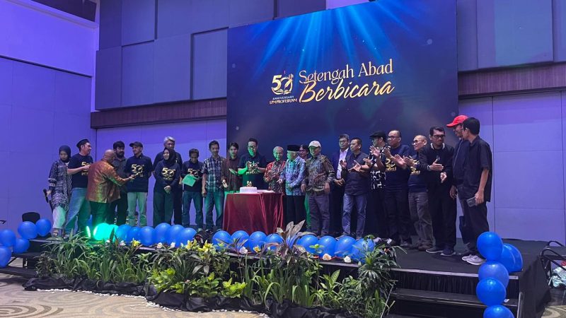 Potret Alumni dan Pengelola LPM Profesi UNM, (Foto: Dok. Profesi)