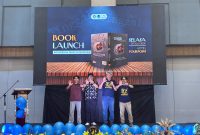 Foto Bersama Pada Sesi Peluncuran Buku di Harlah Ke 50 Tahun LPM Profesi UNM, (Foto: Dok. Profesi)