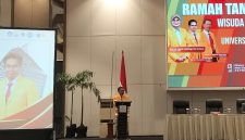 Potret Dekan Fakultas Teknik, Jamaludin, memberikan Sambutan, (Foto: St. Masyita Rahmi)