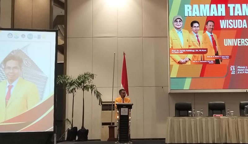 Potret Dekan Fakultas Teknik, Jamaludin, memberikan Sambutan, (Foto: St. Masyita Rahmi)