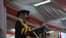 Potret Farida Patittingi Pada Sambutannya Wisuda Periode Juli 2026 (Foto: Dok. profesi). 