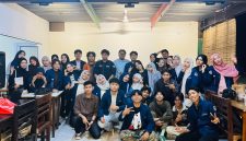 Foto Mahasiswa Ekolibrium usai Melakukan TOT Pembukuan Keuangan Sebelum Turun ke Lapangan, (Foto:Ist.)