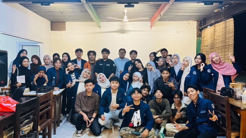 Foto Mahasiswa Ekolibrium usai Melakukan TOT Pembukuan Keuangan Sebelum Turun ke Lapangan, (Foto:Ist.)