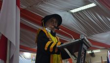 Potret Farida Patittingi Pada Sambutannya Wisuda Periode Juli 2026 (Foto: Dok. profesi)
