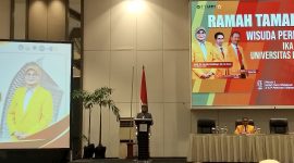 Plt Rektor Universitas Negeri Makassar Memberikan Sambutan, (Foto: St. Masyita Rahmi)