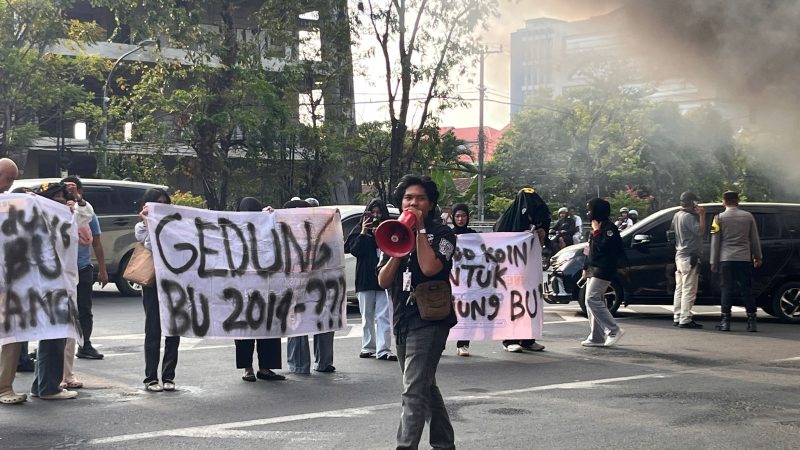 Potret Syahrul Hidayat saat Praktik Implementasi Hima Manajemen, (Foto: Putri Salsabila)