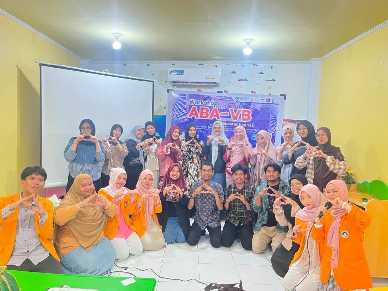 Potret Foto Bersama Relawan Klub Belajar Sipatokkong, (Foto: Ist.)