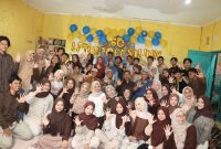 Foto Bersama Pengelola LPM Profesi pada Perayaan Harlah ke 50, (Dok. Profesi)