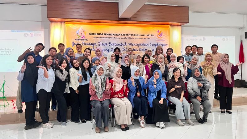 Potret Foto Bersama Pada Kegiatan Workshop Peningkatan Kapasitas Guru/Wali Kelas, (Foto: Ist.)
