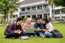 Ilustrasi Mahasiswa Melakukan Aktivitas Perkuliahan, (Foto: Int.)