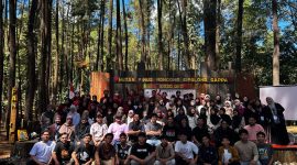 Potret bersama anggota baru lpm penalaran setelah pengukuhan dan outbound, (Foto: Ist.)