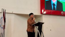 Potret Dewan Pembina HIMATIK FT-UNM Muh. Ihsan Zulfikar dalam Sambutannya pada Acara Opening Ceremony ICE SPORT 2026, (Foto: Alyani Fajrina Nursyabri).