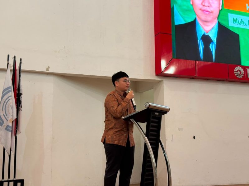 Potret Dewan Pembina HIMATIK FT-UNM Muh. Ihsan Zulfikar dalam Sambutannya pada Acara Opening Ceremony ICE SPORT 2026, (Foto: Alyani Fajrina Nursyabri).