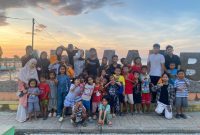 Foto bersama Mahasiswa Teknologi Pendidikan dengan Anak Didik di Kecamatan Tallo, (Foto: Ist.)
