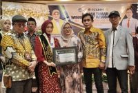 Potret Meli Agreini Wisudawan Terbaik Satu Program Sarjana FSD UNM, (Foto: Ist.)