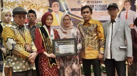 Potret Meli Agreini Wisudawan Terbaik Satu Program Sarjana FSD UNM, (Foto: Ist.)