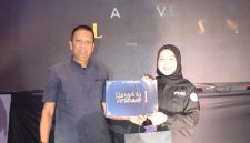 Foto Pemberian Penghargaan Kepada Pengelola Terbaik I,(foto: Dok. Profesi).
