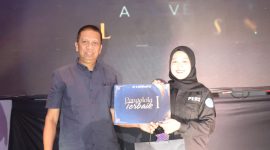 Foto Pemberian Penghargaan Kepada Pengelola Terbaik I,(foto: Dok. Profesi).