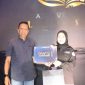 Foto Pemberian Penghargaan Kepada Pengelola Terbaik I,(foto: Dok. Profesi).