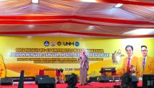 Potret Wakil Rektor Dua Menutup Acara Pameran Pendidikan dalam Rangkaian Dies Natalis ke-65 UNM, (Foto: Rahmadani)