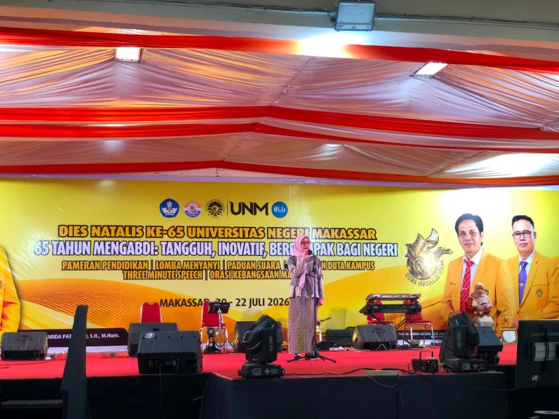 Potret Wakil Rektor Dua Menutup Acara Pameran Pendidikan dalam Rangkaian Dies Natalis ke-65 UNM, (Foto: Rahmadani)