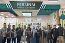 Foto Bersama Tim Pameran FEB, (Foto: Ist.)