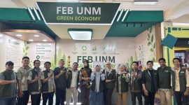 Foto Bersama Tim Pameran FEB, (Foto: Ist.)