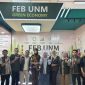 Foto Bersama Tim Pameran FEB, (Foto: Ist.)