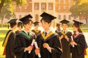 Ilustrasi Mahasiswa saat Wisuda, (Foto: AI.)