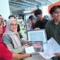 Potret Didut Saat Meraih Penghargaan Juara 1 Lomba Sketsa On The Spot , (Foto: Ist.)