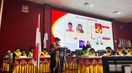 Potret Jamaluddin saat Bacakan Riwayat Hidup Muhammad Rais, (Foto: Putri Salsabila)