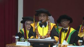 Potret Plt Rektor UNM, Farida Patittingi dalam Sambutannya, (Foto: Int.)