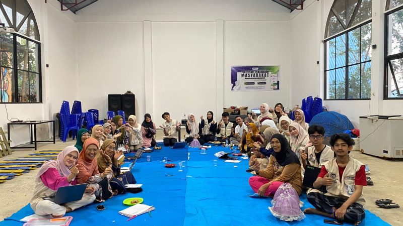 Potret Foto bersama MP Ekolibrium FEB dan pelaku UMKM dalam kegiatan Pelatihan Legalitas Usaha dan Sertifikasi Produk, (Foto: Ist.) 