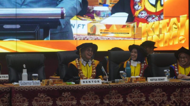 Potret Farida pada Kegiatan Upacara Perayaan Dies Natalis UNM ke-65, (Foto : Alyani Fajrina Nursyabri)
